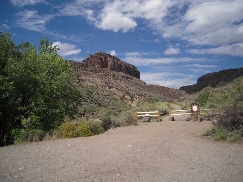 The BLM trailhead for the Slide Trail leading to the Midden site